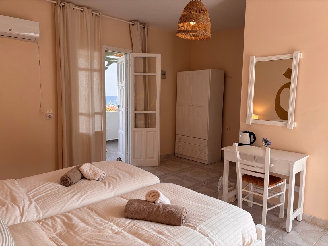 A peaceful guest bedroom
