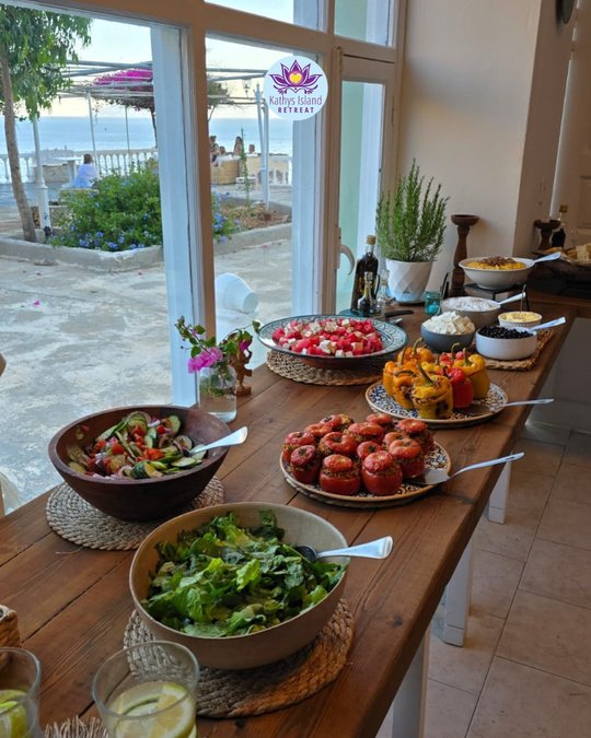 Fresh retreat food in the dining room